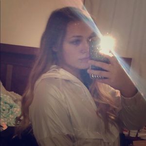 Meet your Posher, Brittney